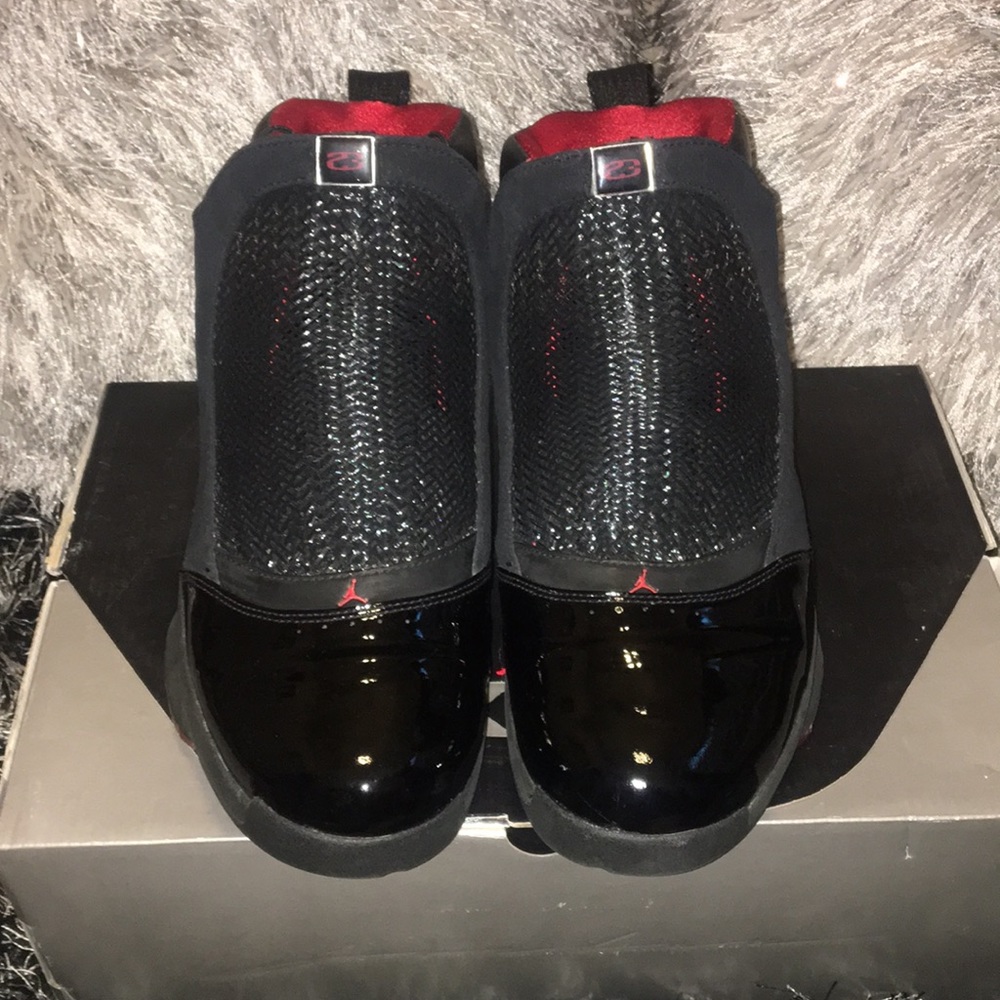 SHOES - Picture 2 of 9